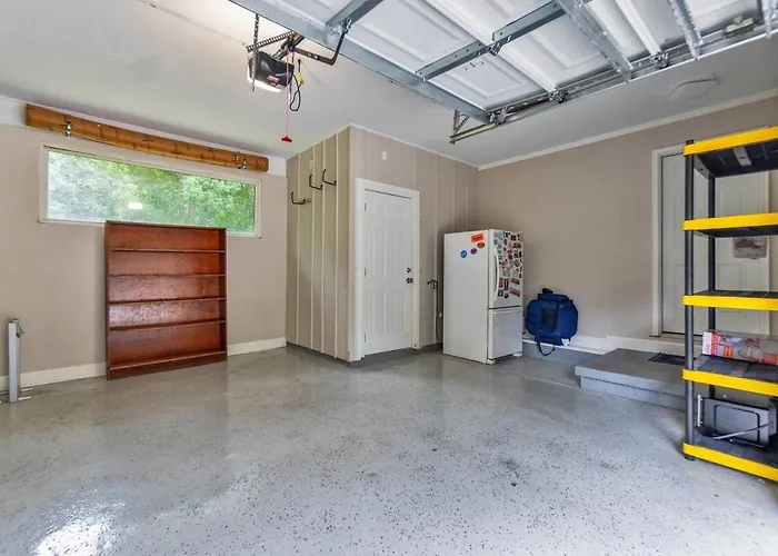 Villa Hill House- Centrally Located, Close To Everything *