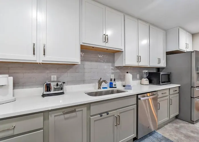 Villa Hill House- Centrally Located, Close To Everything Pensacola