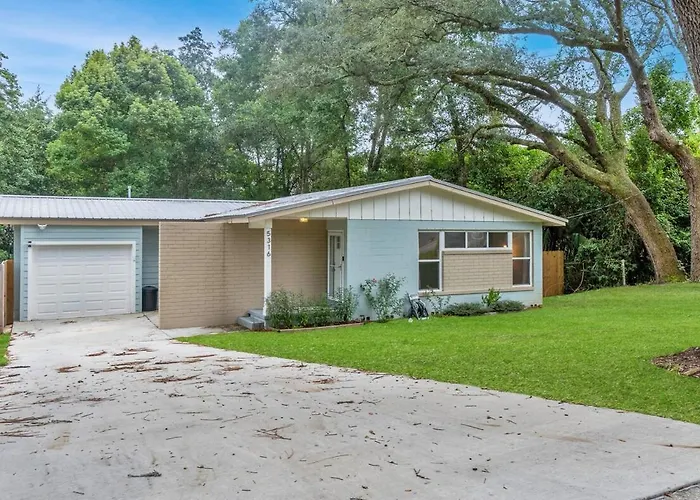 Hill House- Centrally Located, Close To Everything * Pensacola