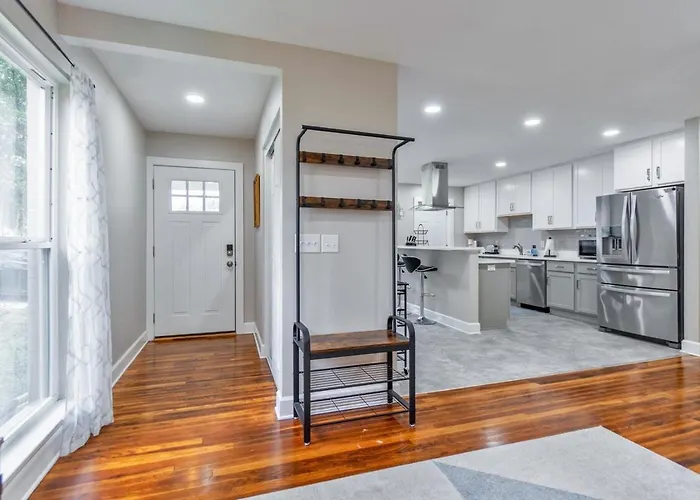 Hill House- Centrally Located, Close To Everything Pensacola